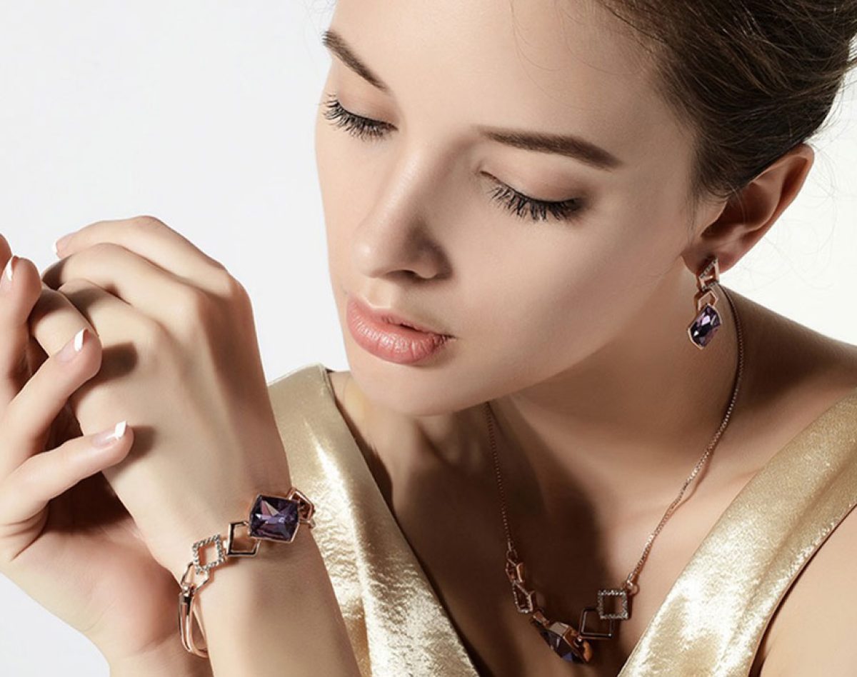 Chain with Earrings – Bracelets Portfolio